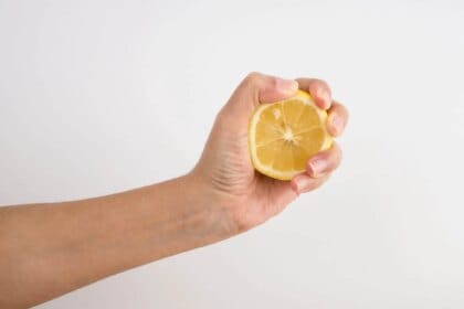Comment utiliser le jus de citron pour perdre du poids efficacement?