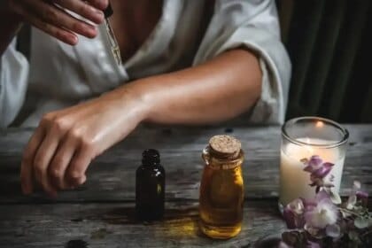 5 huiles essentielles pour la relaxation et le bien-être mental